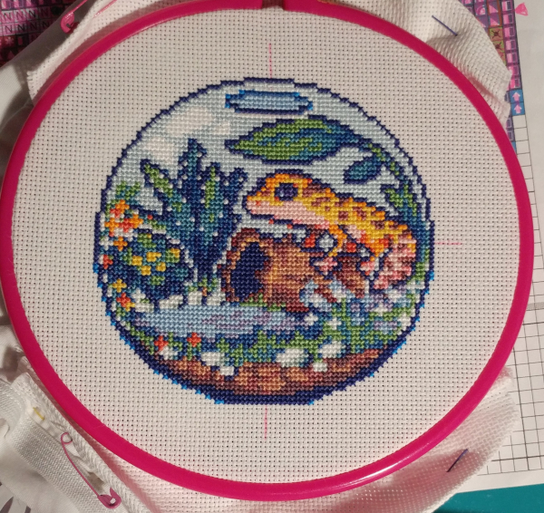 Photo of 'Lil Gecko Terrarium' finished cross stitch project